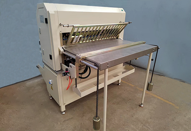 Oil Filter pleating machine